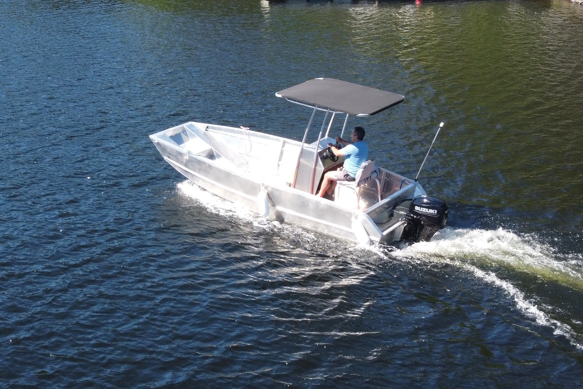 centre console cruiser custom aluminum boat by Workhorse Boats